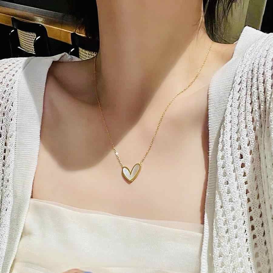 Kalung Titanium Wanita Terbaru Model Love