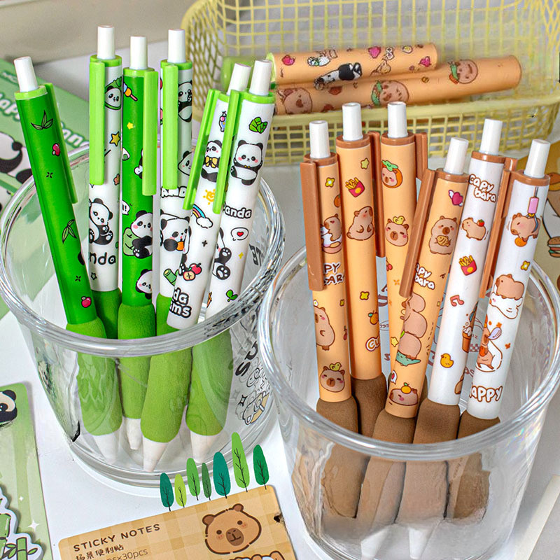 

davedesign #ST153 (1 BOX ISI 6 PENA) PULPEN MEKANIK GEL PREMIUM IMPORT FULL PRINTED PEGANGAN BUSA 6 IN 1 KARAKTER PANDA CAPYBARA JENNIE PULPEN TINTA HITAM TIP 0.5MM BOLPOIN ANAK SEKOLAH UNIK SOUVENIRS HAMPERS