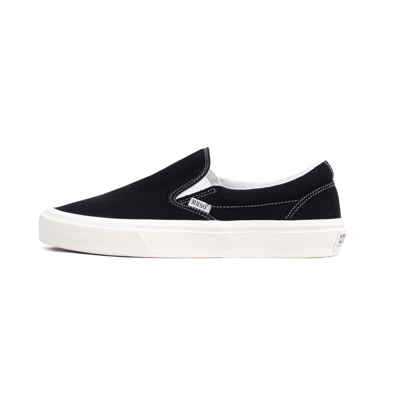 MinusOne Footwear Sepatu Slip-Ons Flat Shoes Antiselip Nyaman Fleksibel Hitam Putih Ringan Unisex