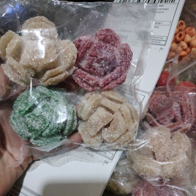 

MANISAN PALA BUNGA | BUAHAN PALA KERING KEMBANG ISI 4 PCS
