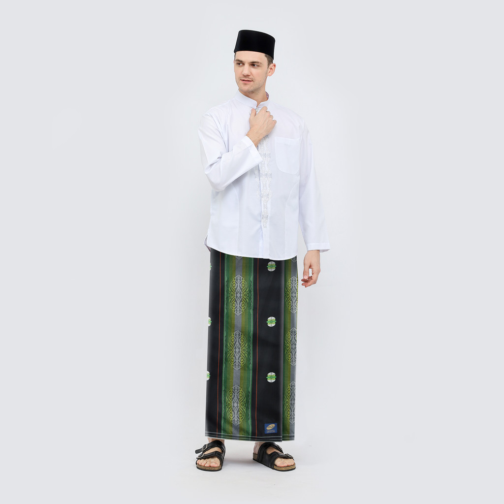 Sarung ATLAS Universal 690 Jacquard Songket Hitam Hijau 02