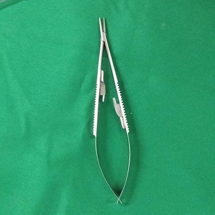 

barraquer needle holder with lock