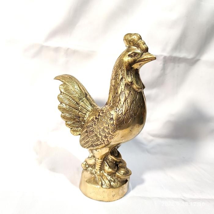 patung ayam emas kuningan - Gold