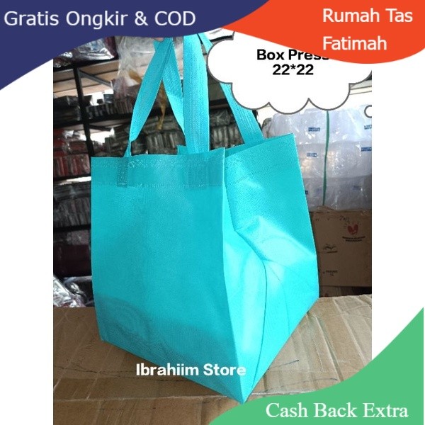 

Promo TAS BOX NASI UKURAN 22X22 CM / TAS KOTAK NASI MODEL PRESS UKURAN 22 CM By Rumah Tas Fatimah