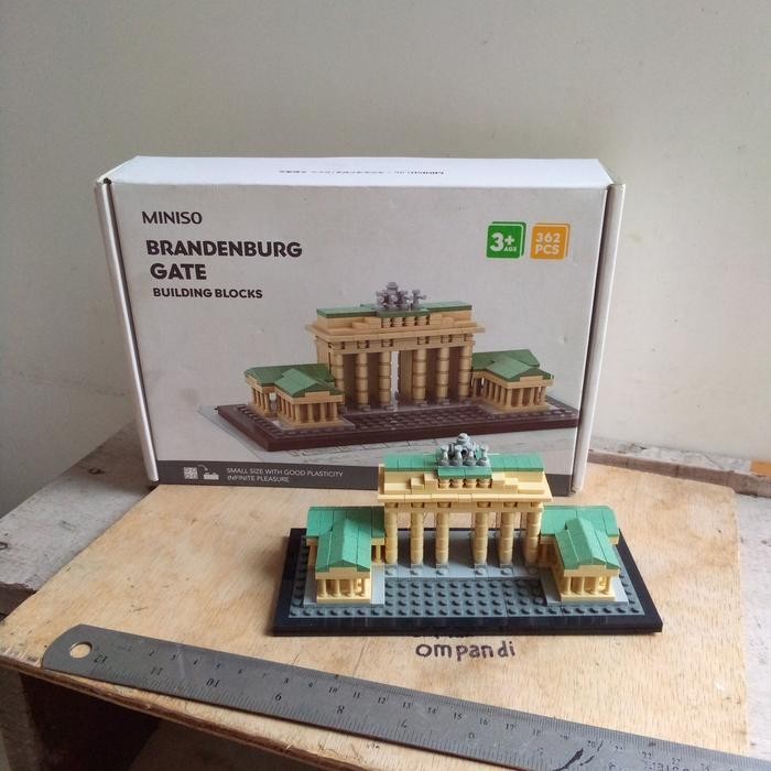 EO99 mainan brick bentuk gedung