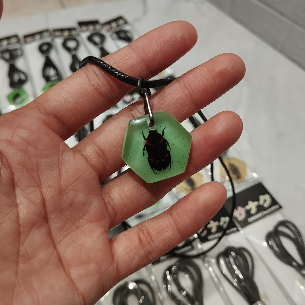 [oddsolshop] pekanbaru/Souvenir Kalung Serangga Asli Resin