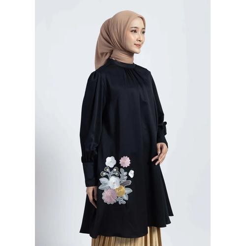Elzatta Atasan Wanita Polos Long Tunik Bordir - Hitam, S