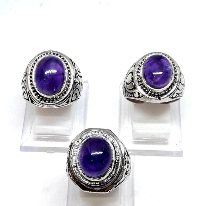 Cincin batu kecubung ungu