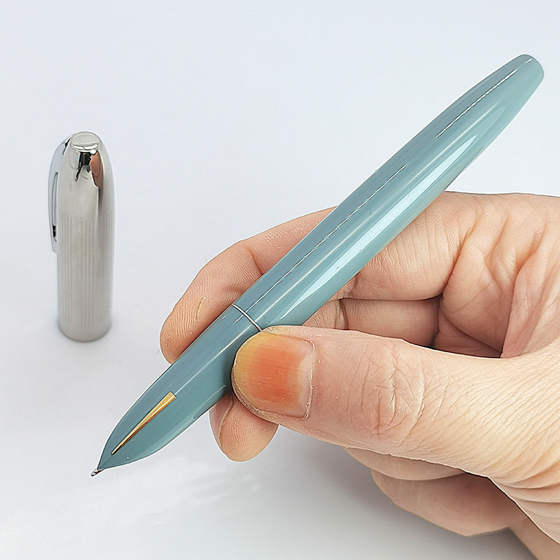

China Hero 565 Fountain Pen F Nib Plastic Writing Stationery Office Students Daily Upgrade Smoothly Draw On The Ink