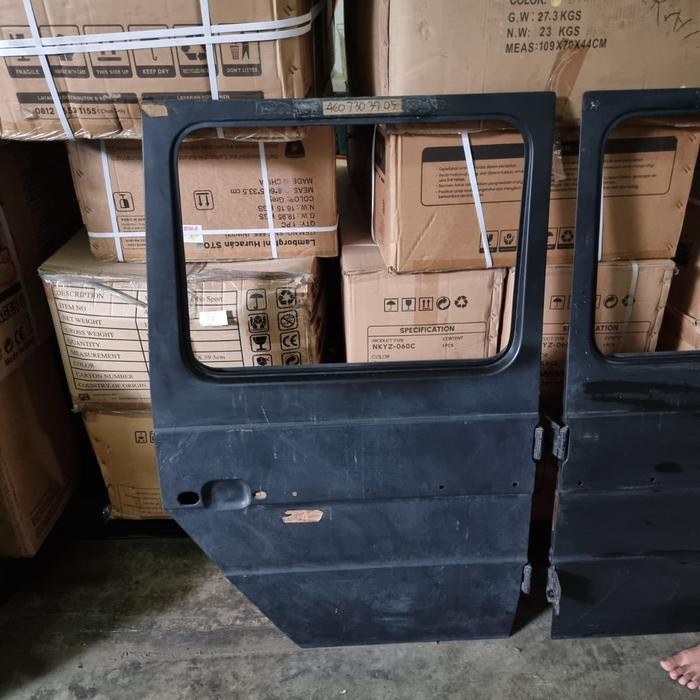 BARU NOS PINTU BELAKANG kanan kiri 280GE W460 W461 280 GE G class
