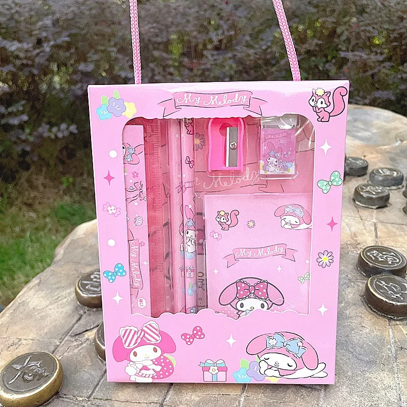 

Berkattoserba Sanrio Set Pensil + Crayon 6 Warna in box