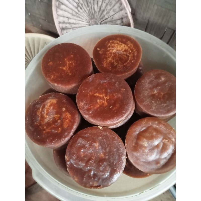 

Gula merah dengan berat berpareasi Tanpa Campuran , gula aren asli 100% keaslian nya''