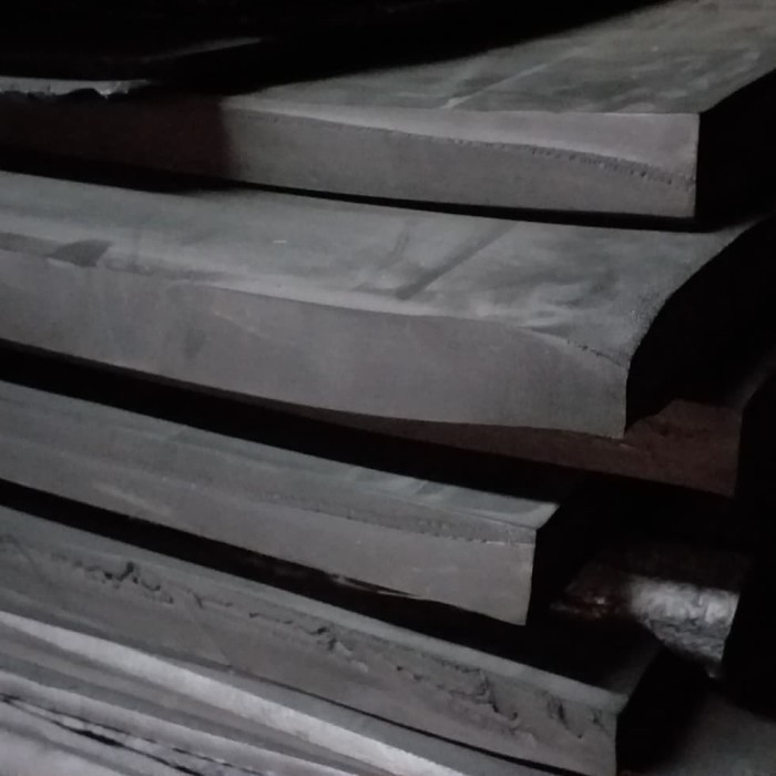 

karet spoon ukuran tebal 40mm x120 cm x 230 per lembar