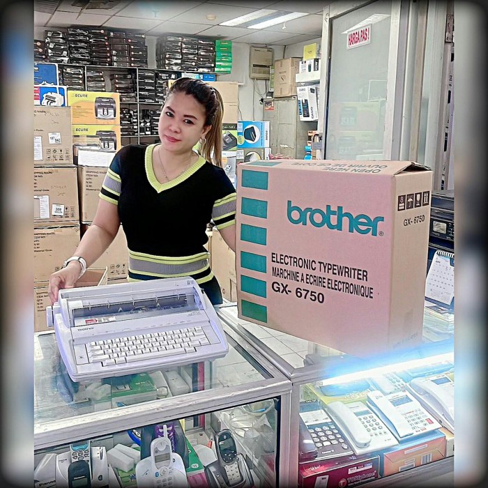 

BEST -Mesin tik listrik Brother GX 6750