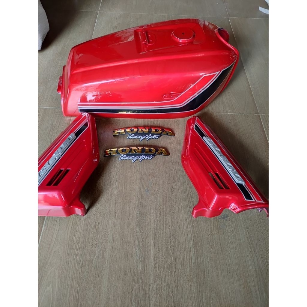 PROMO tangki gl 100 pres pabrik warna merah maroon set bok aki set stiker emblem gl 100 import TERMU