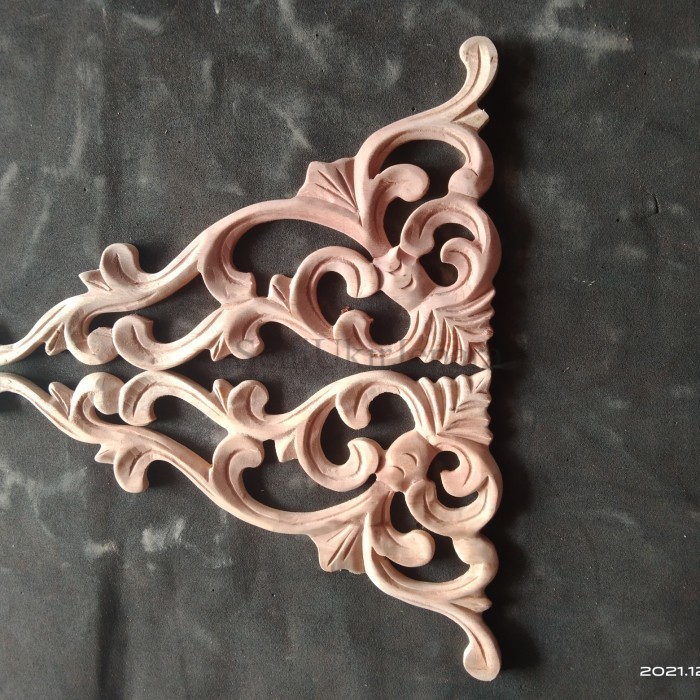 ornamen tempel ukiran sudut 30x16 SU1233