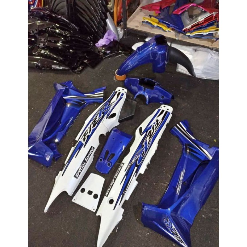 termurah  fullset body halus Yamaha fiz r custom biru putih SE spakbor 125z terlaris