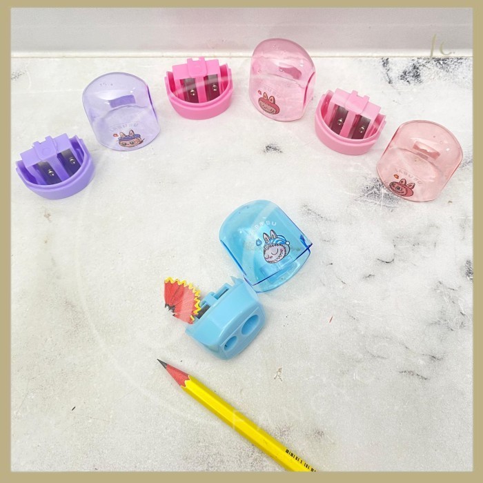 

Serutan / Rautan Tabung Manual LABUBU 2 Lubang Souvenir Hadiah Alat Tulis Kado Anak ATK Sekolah Harga Grosir Ready COD