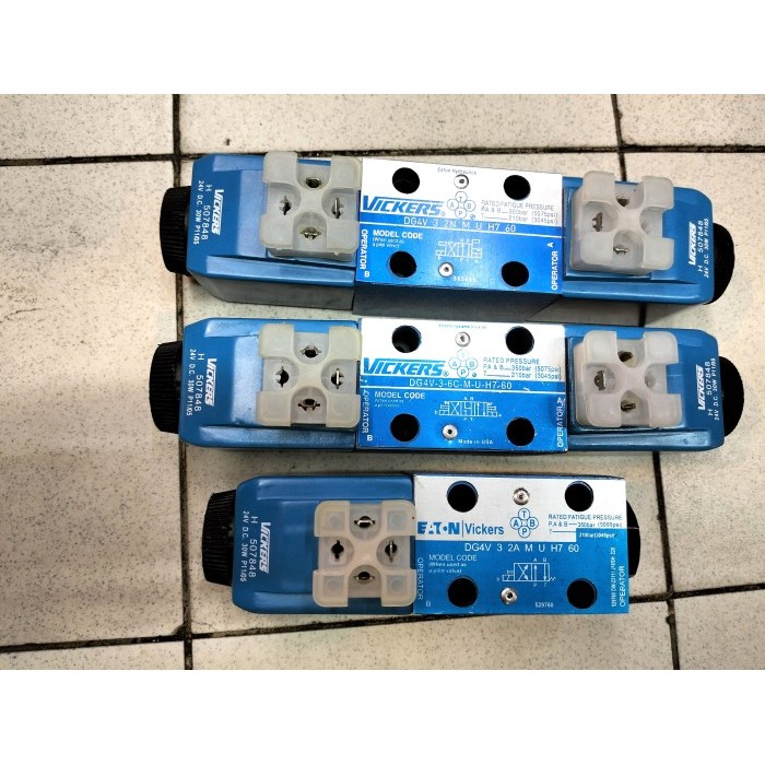 Directional valve Vickers DG4V-3-8N-M-U - B7-60