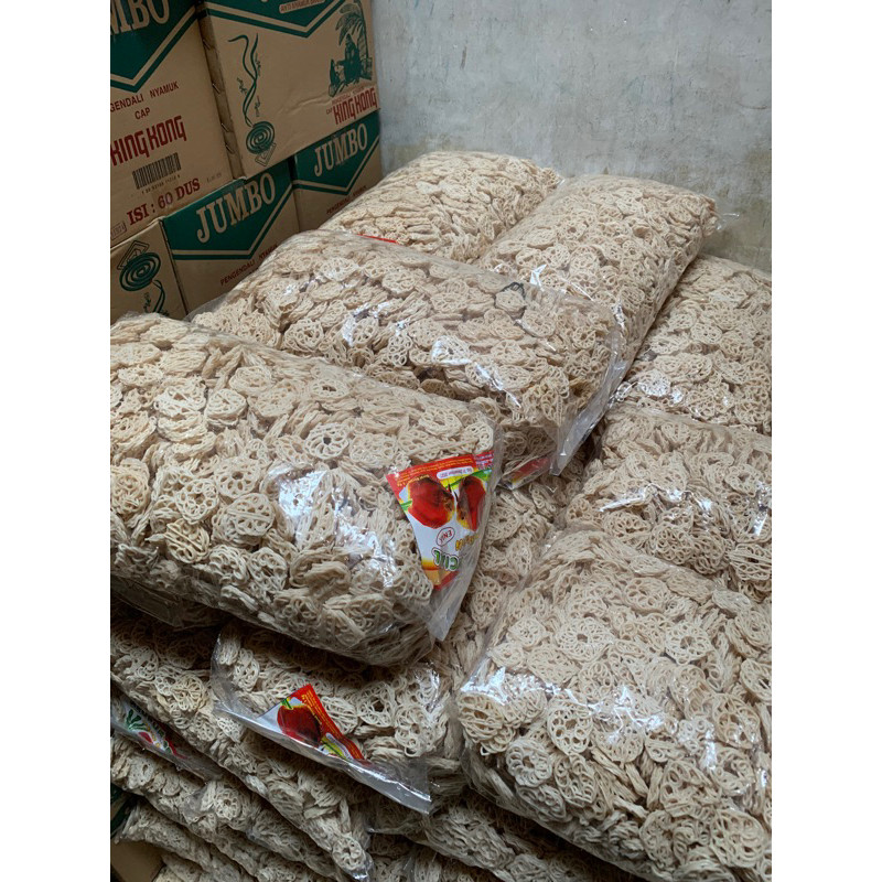 

Kerupuk Mawar/Kerupuk Seblak Viral/Kerupuk Spesial cap Ikan Sejoli 1 Bal isi 5 kg