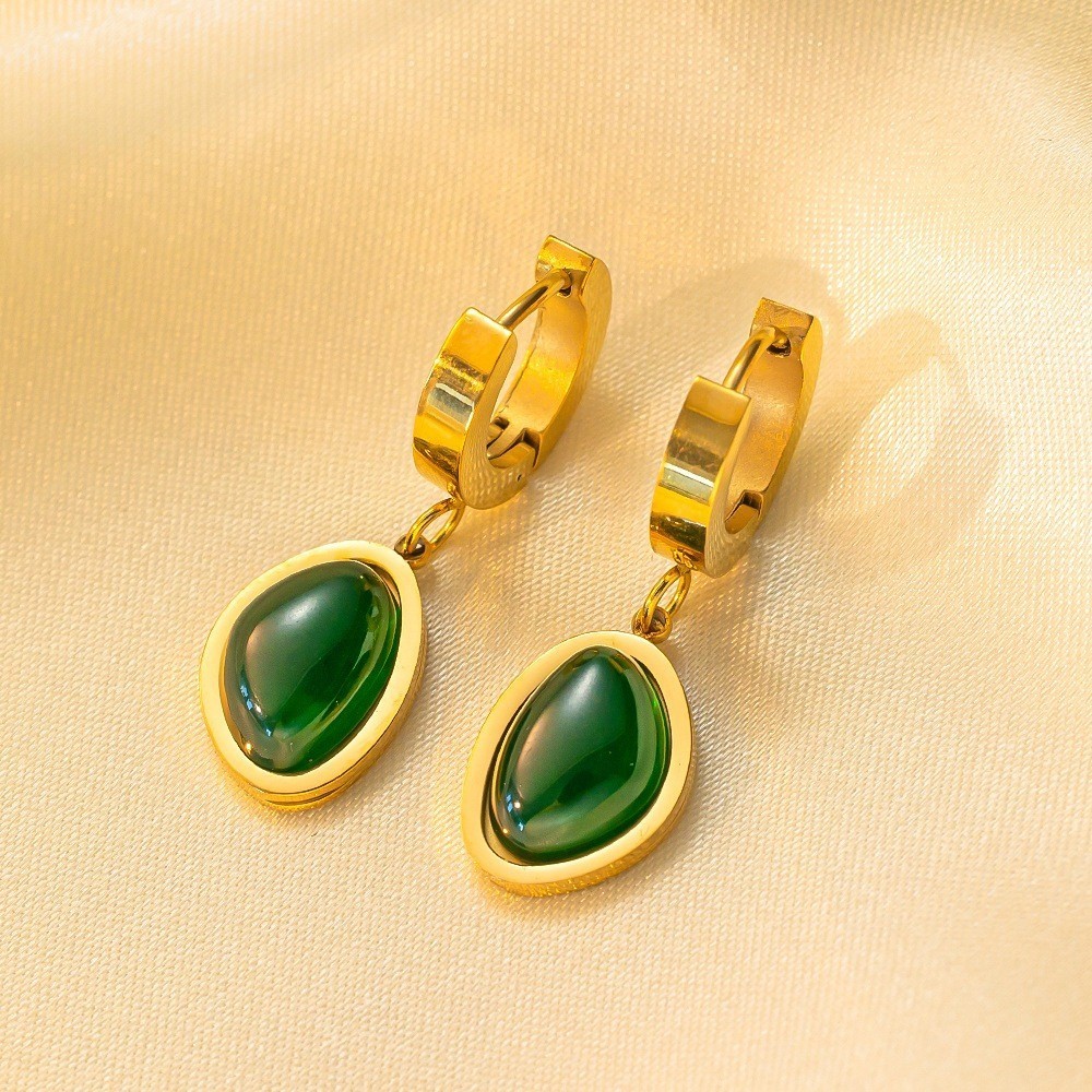 Anting-anting Hijau Titanium Wanita Tahan Karat Warna Emas Elegan