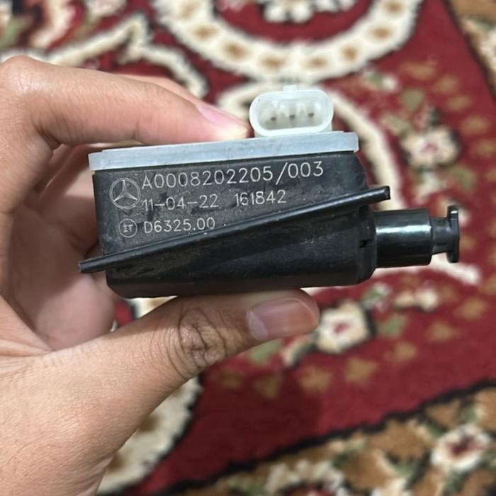 

Central Locking Fuel Cap Control A0008202205 NEW MB GLE S W166 W167 Central Locking Fuel Cap Control A0008202205