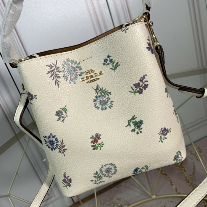 ✨LARIS✨ -COACH SMALL TOWN BUCKET BAG WITH DANDELION FLORAL PRINT (IMOVG)