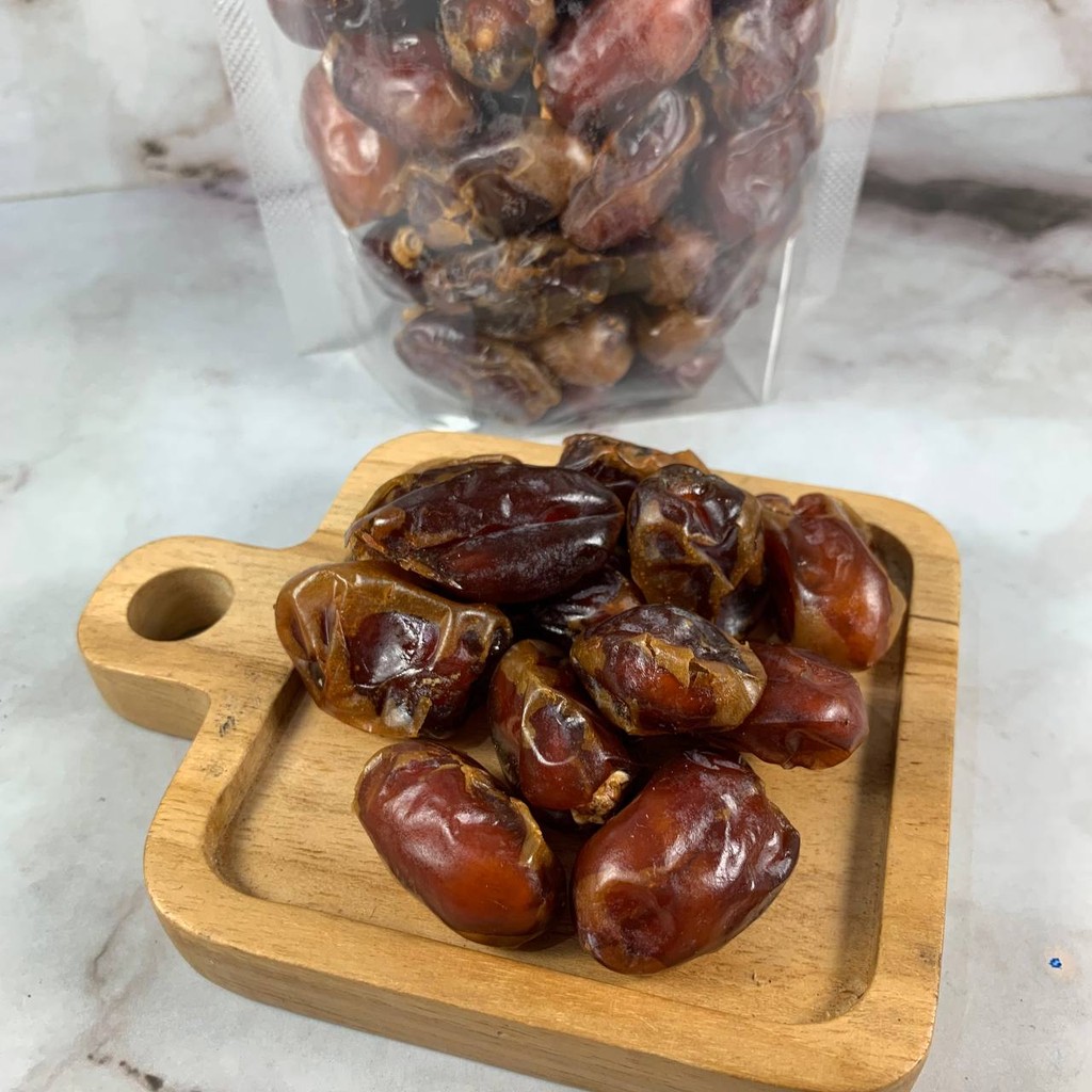 

KURMA KHALAS / KURMA KHALAS SA'AD PREMIUM OLEH OLEH HAJI DAN UMROH