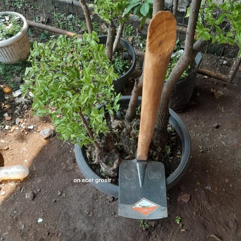 Cangkul besar cangkul baja anti lengket siap pakai cap buaya emas