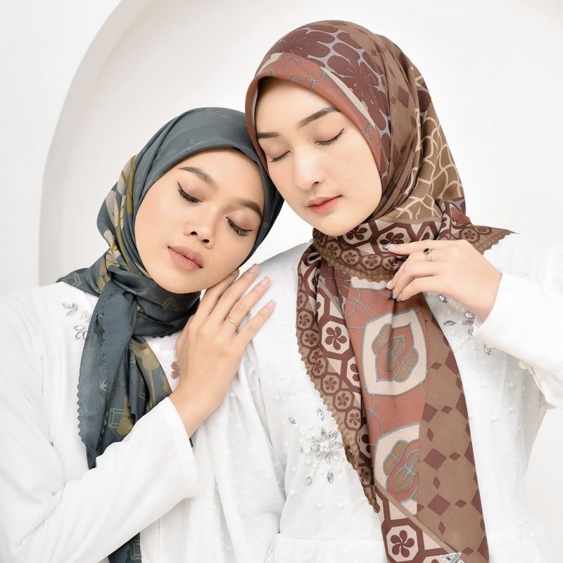 𝐇𝐈𝐙𝐑𝐀 Hijab Motif Oskara Square Jilbab Segiempat Motif Oskara