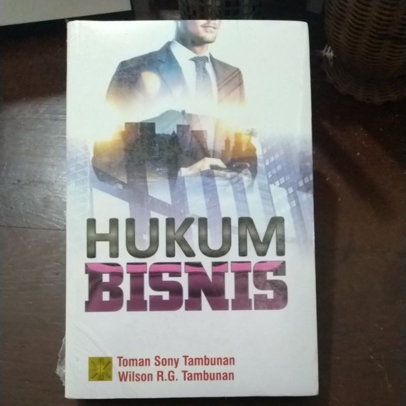 Buku Hukum Bisnis / Toman Sony Tambunan