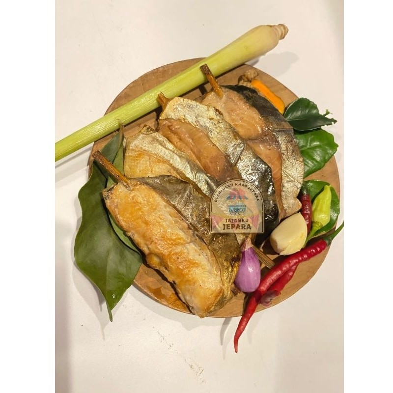 ikan asap Tuna Ambon isi 4 iris / ikan tongkol panggang rendah lemak nikmat tinggi protein khas oleh