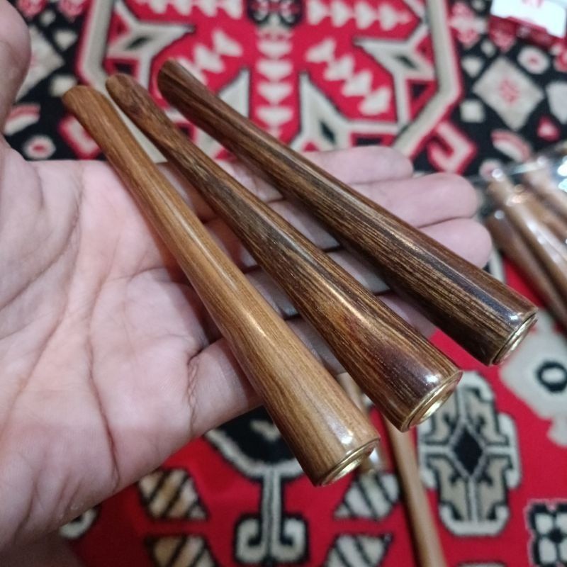 Once pipa kayu gaharu