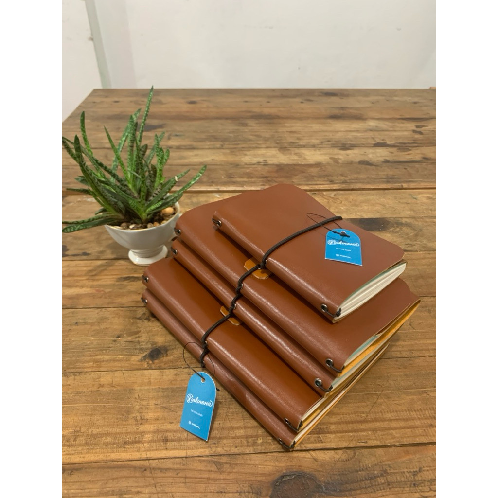 

Notebook Polos Kulit Pull up