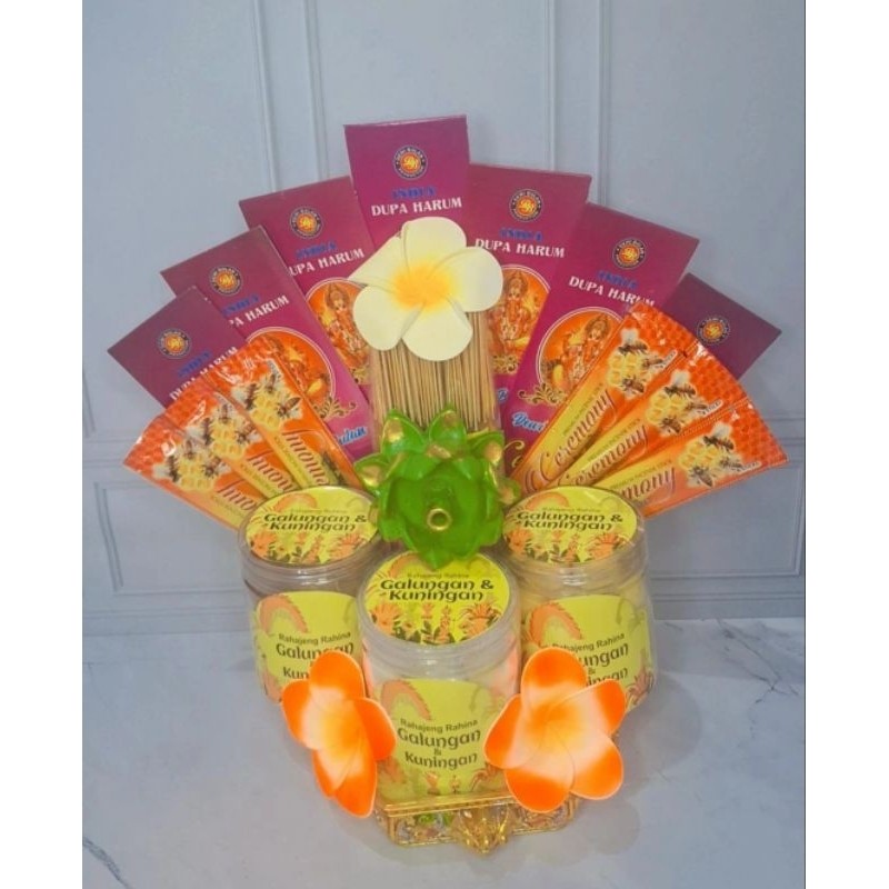 

Parcel galungan dan kuningan/Parcel hari raya galungan/parcel galungan/parcel galungan dan kuningan murah mewah bagus