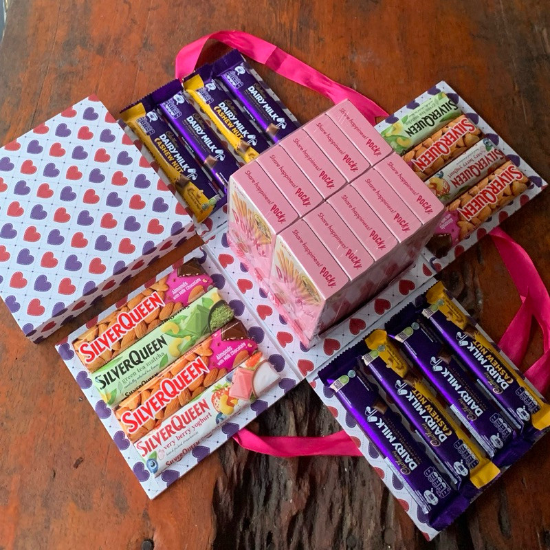 

Surprise Gift Box Snack Silverqueen Hadiah Valentine Murah 1kg Baca Deskripsi
