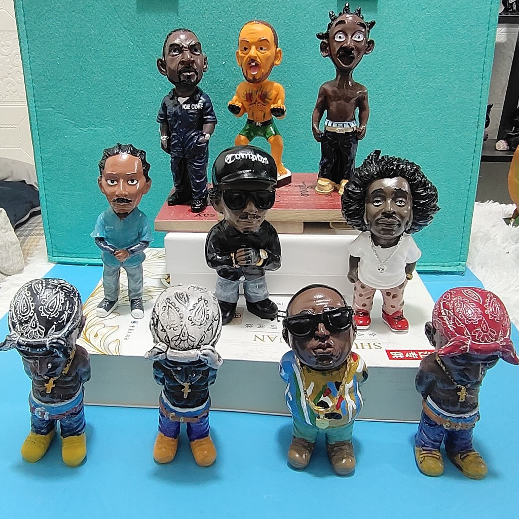 

Keepsake Hip Hop East Coast Rap God Decoration, Quirky and Funny Rap Star Resin Sculpture Office Pack Home Decor Birthday Gift