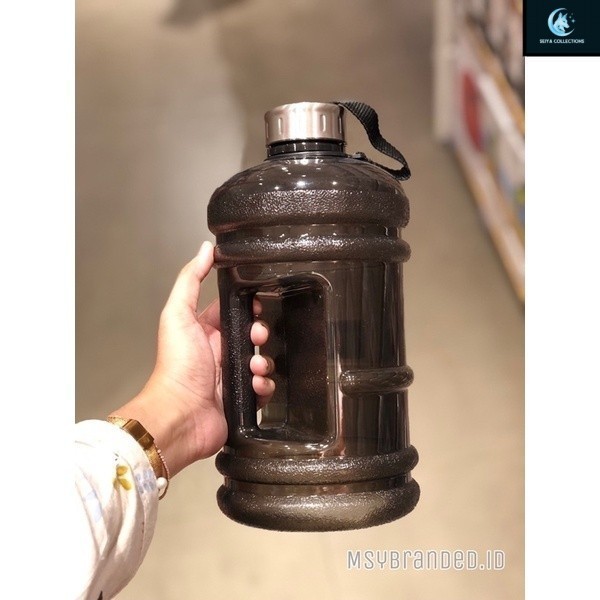 MINISO - LARGE CAPACITY PLASTIC COOL WATER BOTTLE WITH HANDLE AND STRAP FOR SPORTS 2,2 Liter BOTOL M