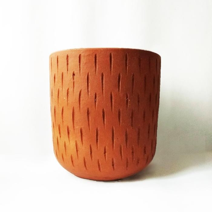 Pot hujan gerabah terakota