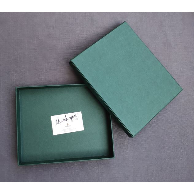 

Kotak Kado / Souvenir uk. 27 x 22 x 3.8 cm - Hijau