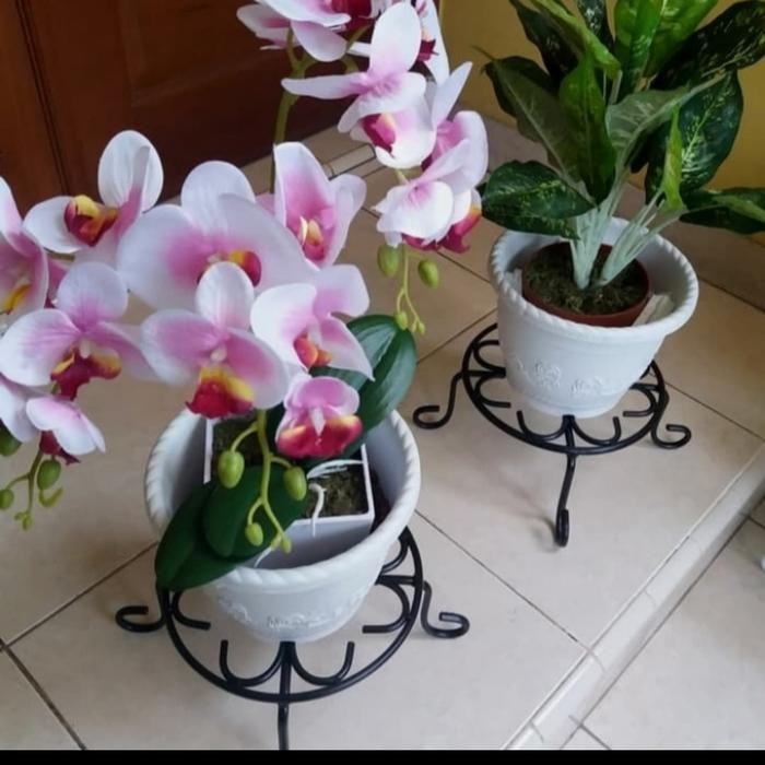 standing pot bunga besi / Planter pot bunga / dudukan Pot bunga besi
