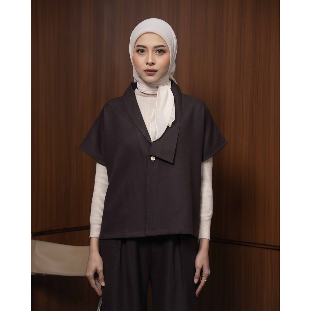 Mayoutfit Nefelyn Vest | Rompi Outer Polos Coklat Mahogany Semi Wool