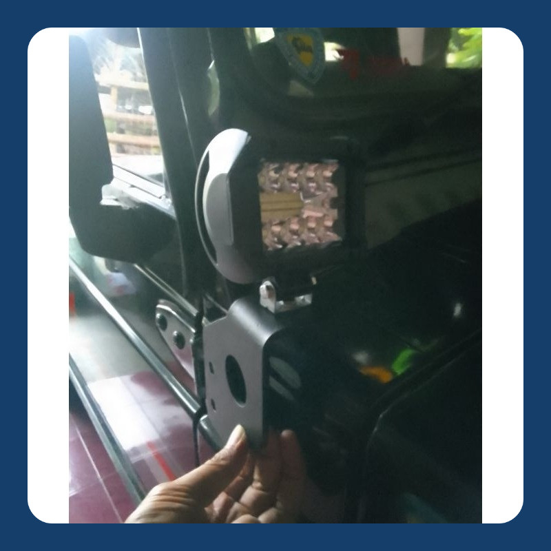 lampu tembak LED kotak + dudukan kanan untuk asesoris jimny katana