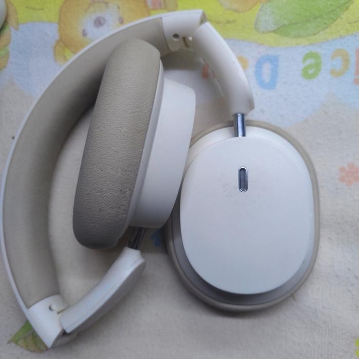 Headset bluetooth baseus D05 ( preloved ) - Cream