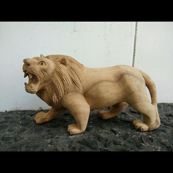 Ukiran Patung Kayu Singa