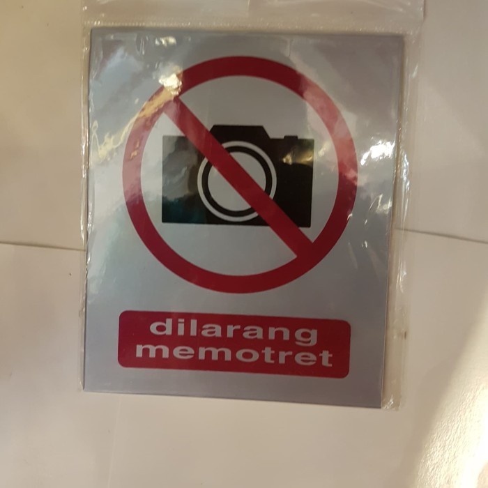 

SIGN SEMI PLAT SILVER DILARANG MEMOTRET UK 12X10CM