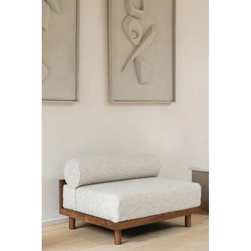 Single Sofa Persegi Tanpa Sandaran Dengan Guling Panjang Cassius Bouncle Bench