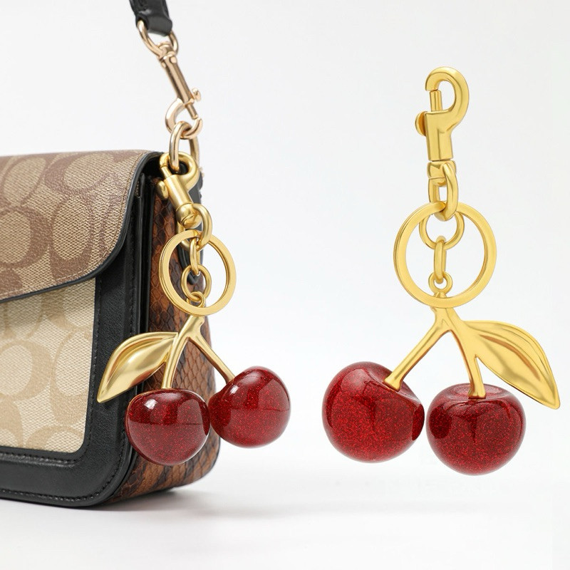

gantungan tas cherry tintanium lucu sesuai gambar