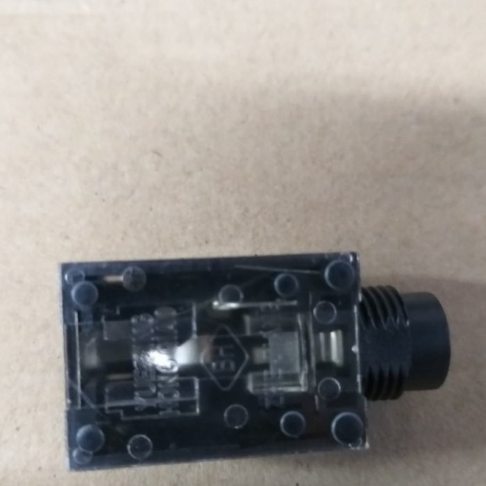 SB99 socket soket mic hitam kaca mono 4p 4pin 4kaki 4 pin kaki