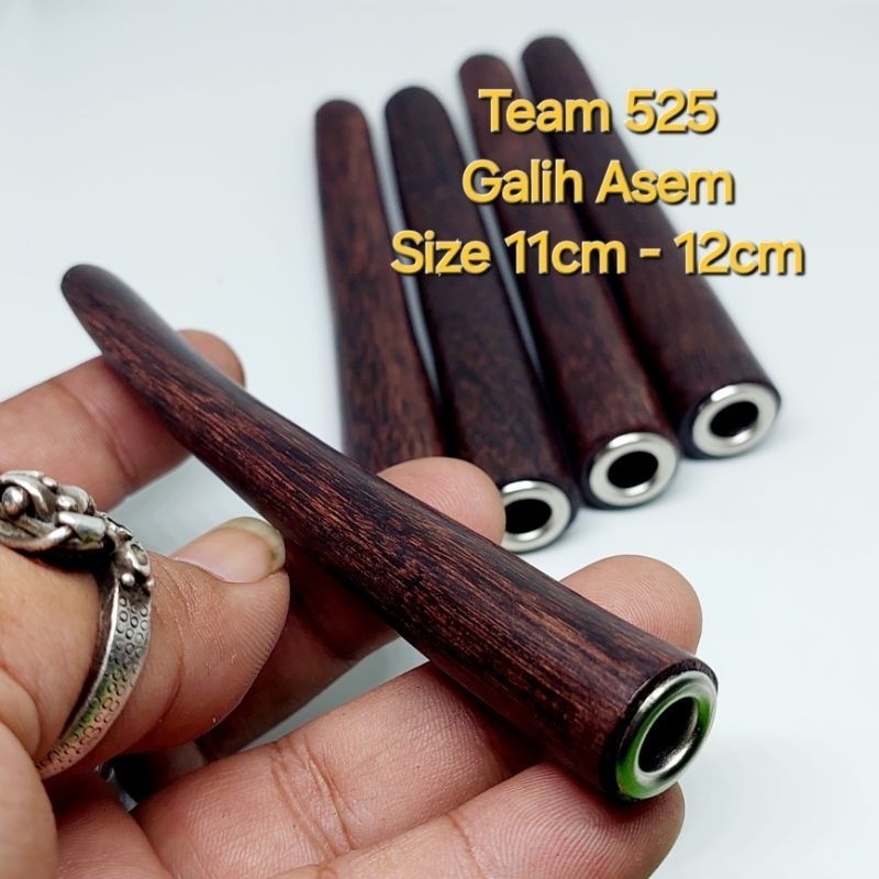 Pipa rokok once kayu galih asem tenggelam di air